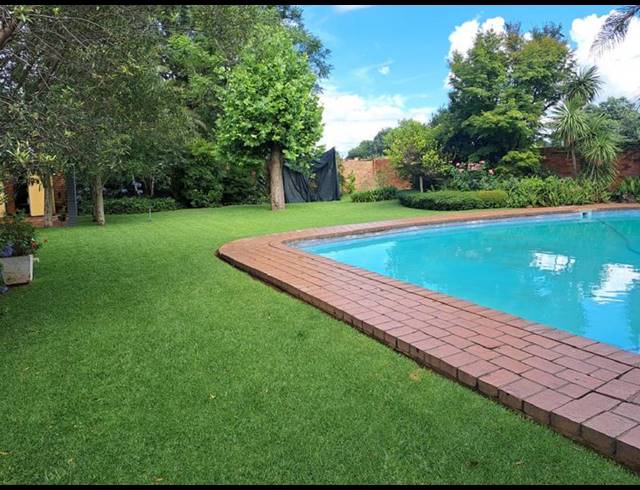 4 BEDROOM HOUSE FOR SALE IN VANDERBIJLPARK SW 1